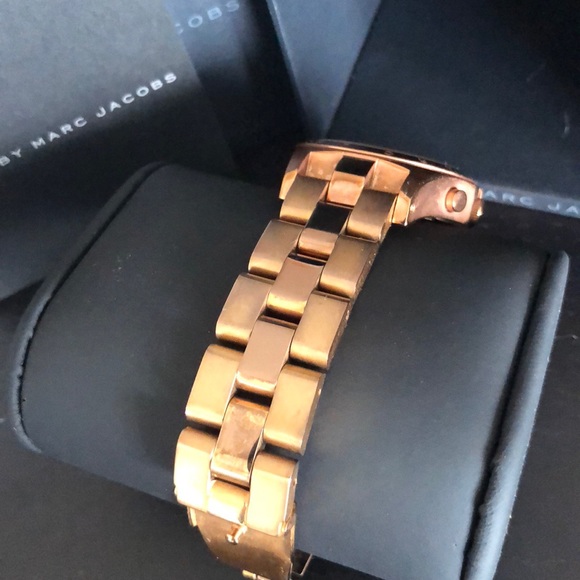 Marc by Marc Jacobs MBM3074 Women's Watch-PreLoved - Picture 4 of 6